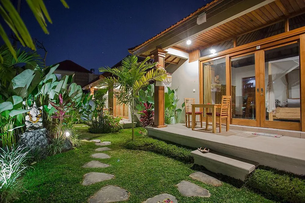 Puji Hostel And Bungalow Ubud 3*,