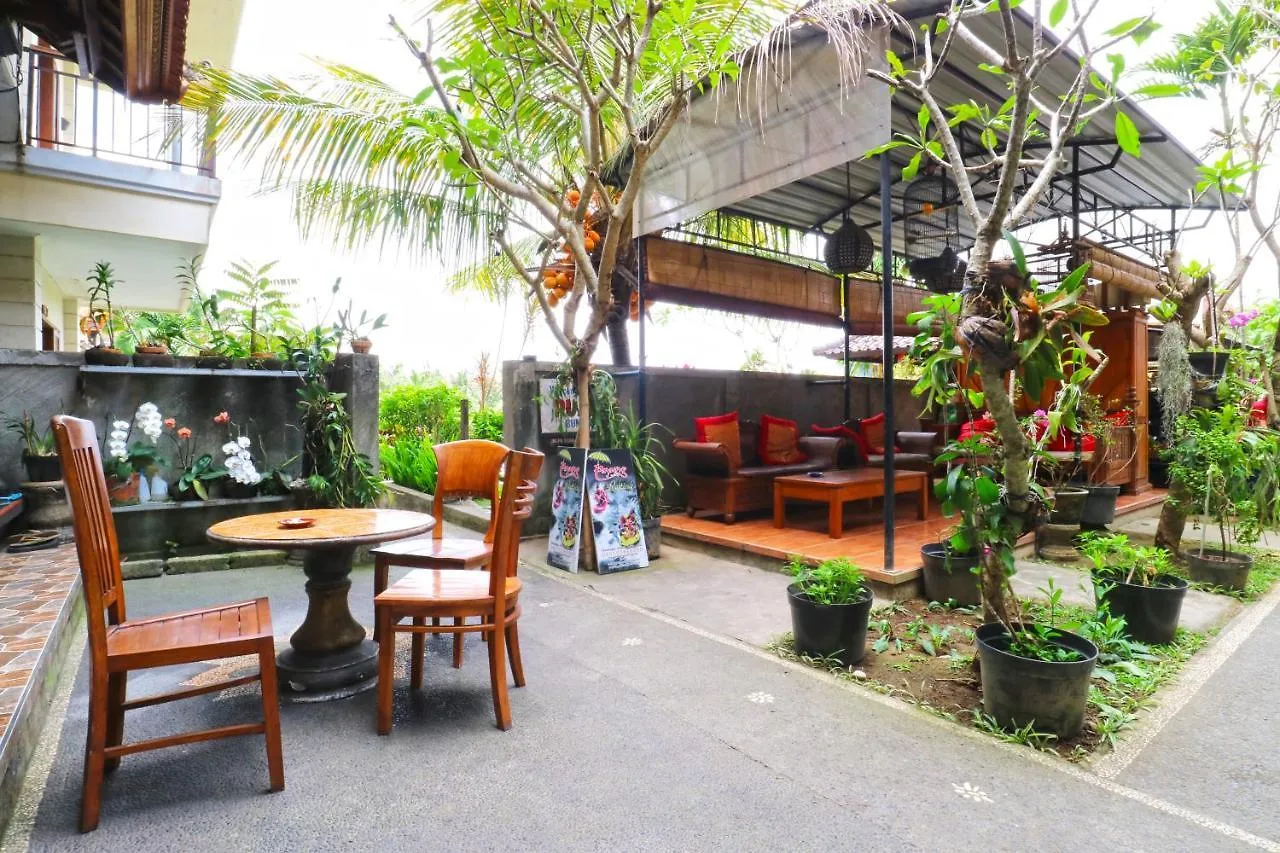 Puji Hostel And Bungalow Ubud